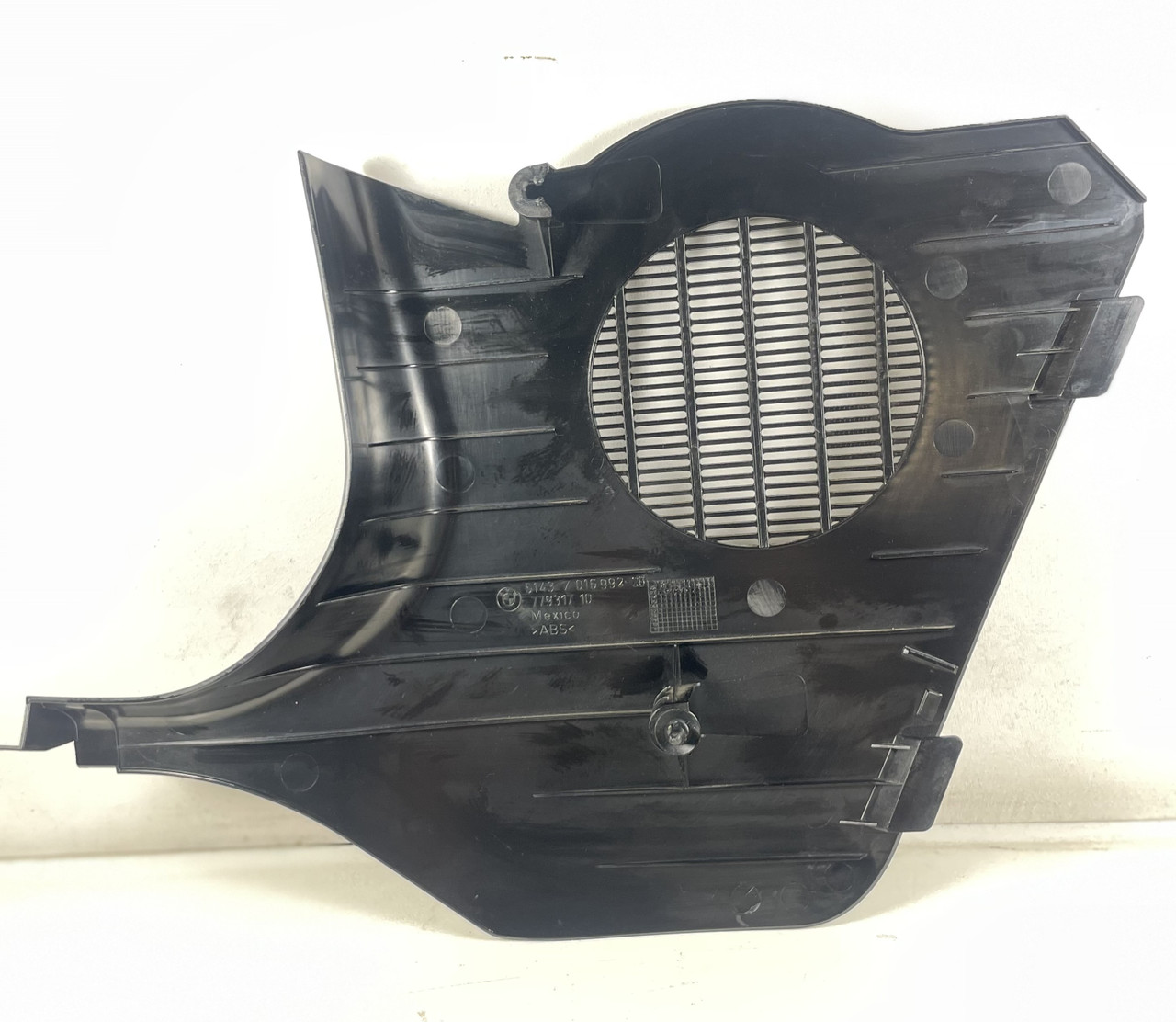 BMW Z4 e85 PASSENGER LOWER KICK PANEL SPEAKER COVER 7016992