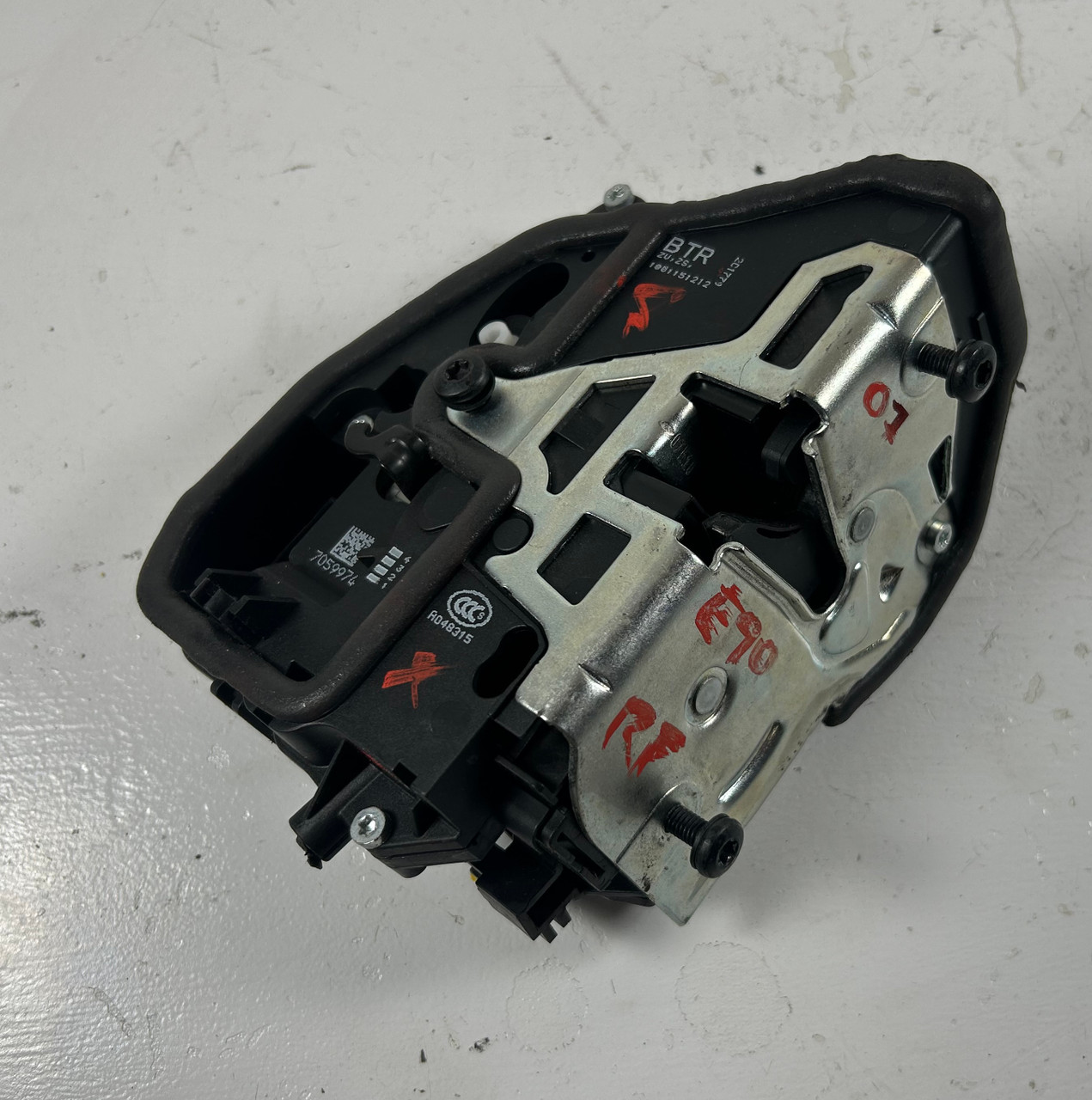 BMW 335i 328i PASSENGER FRONT DOOR LOCK LATCH E90 E92