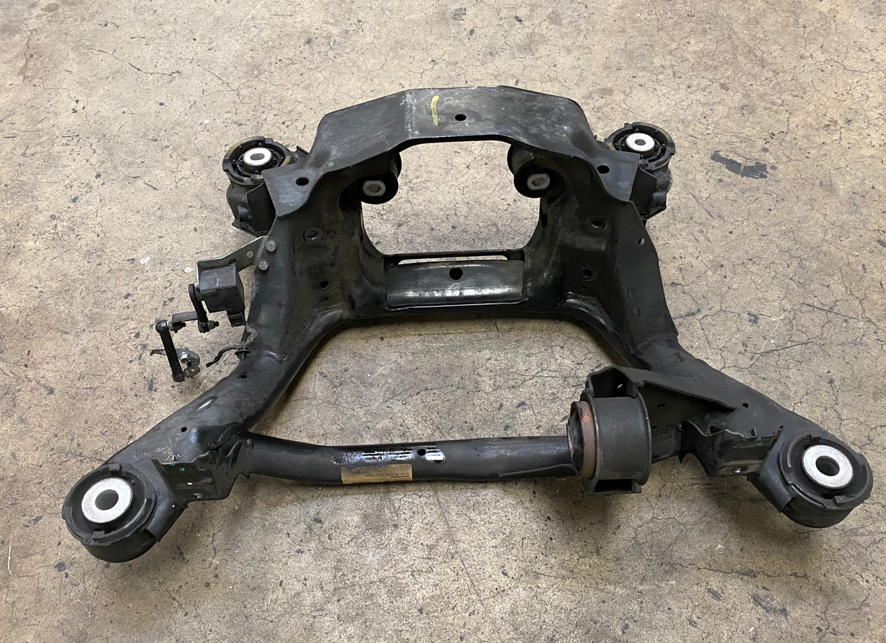 2003-05 BMW E85 Z4 REAR SUBFRAME CRADEL AXLE CARRIER 6777725