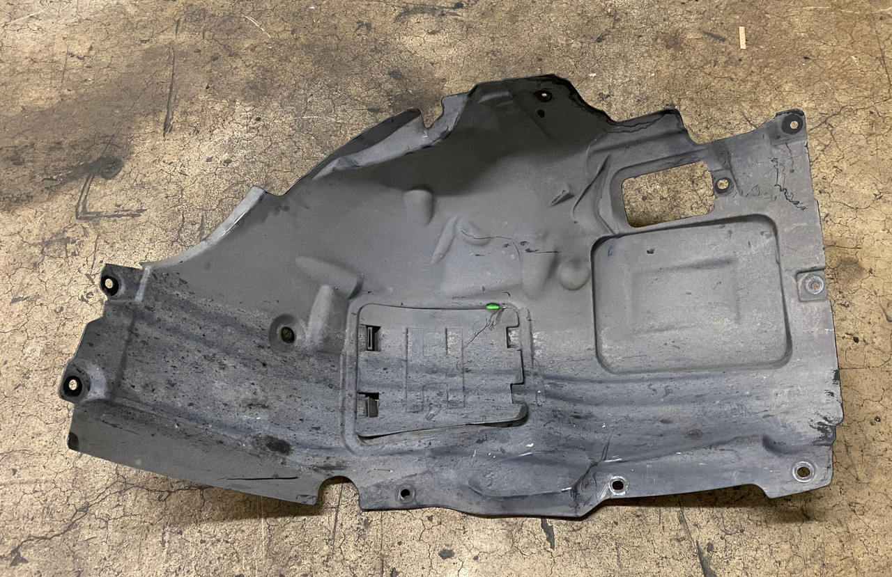 BMW F30 320i 328i DRIVER FRONT FENDER LINER SPLASH SHIELD 7260725
