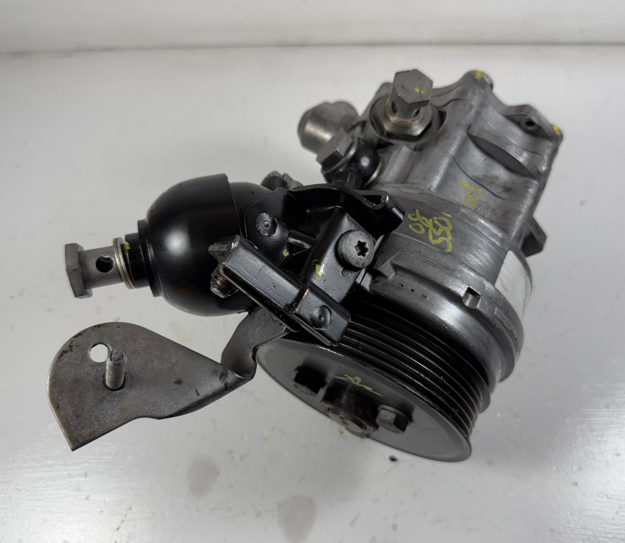 POWER STEERING PUMP W/ ACTIVE DRIVE BMW 650i 550i E60 E63 E64 6767243