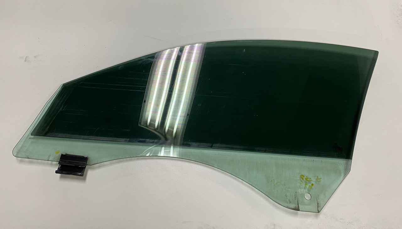 BMW 645i 650i PASSENGER FRONT WINDOW GLASS E63 E64 OEM 7009710