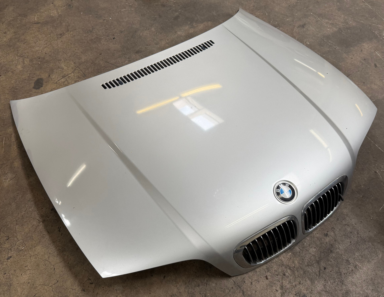 1999-02 BMW e46 Hood Titansilber 330ci 328ci 325ci 323ci 8237725