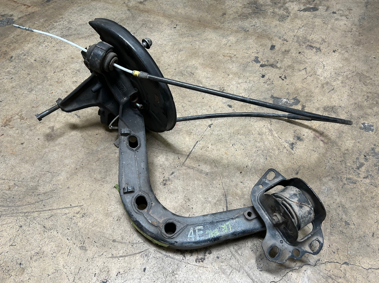 BMW E46 325 323 e85 Z4 DRIVER REAR TRAILING ARM 6774777