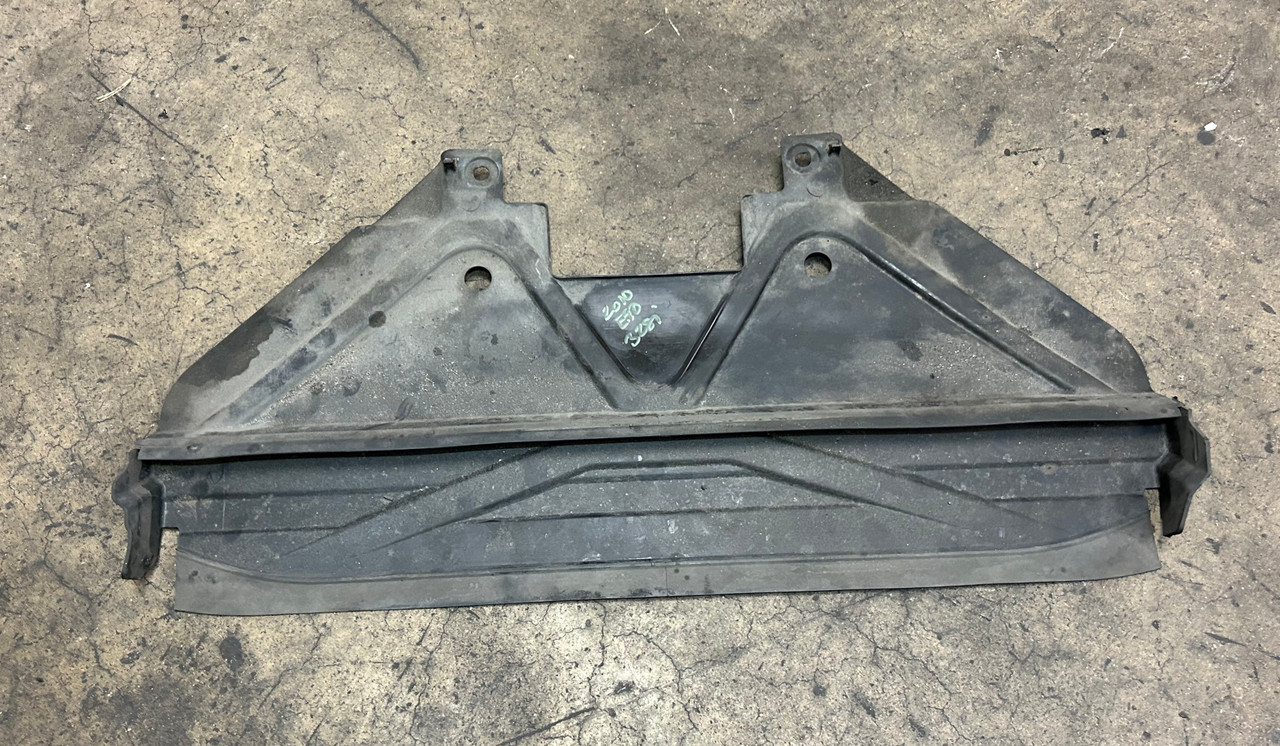 BMW E90 E92 335i 328i FRONT BUMPER UNDER TRAY GUARD 7128503