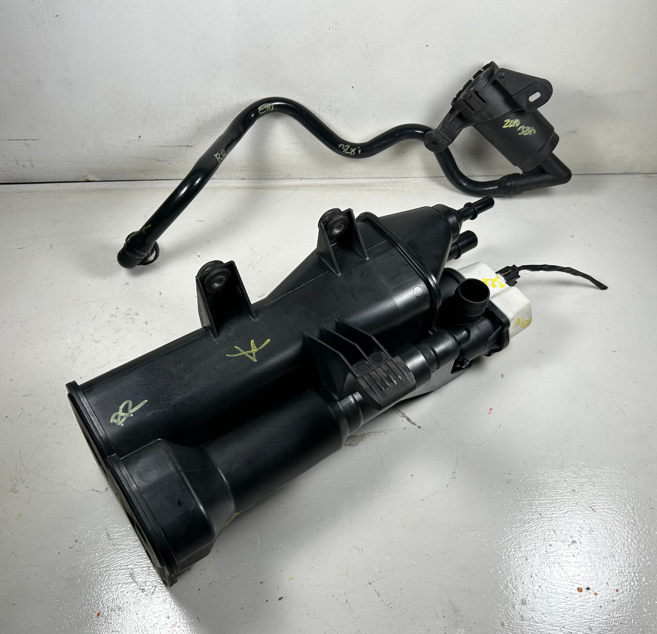 BMW 335i 330i 325i CHARCOAL CANISTER EVAP PURGE FUEL VALVE OEM