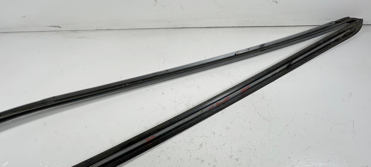 Front Windshield Drip Molding BMW E90 335i 330i 328i  7184001