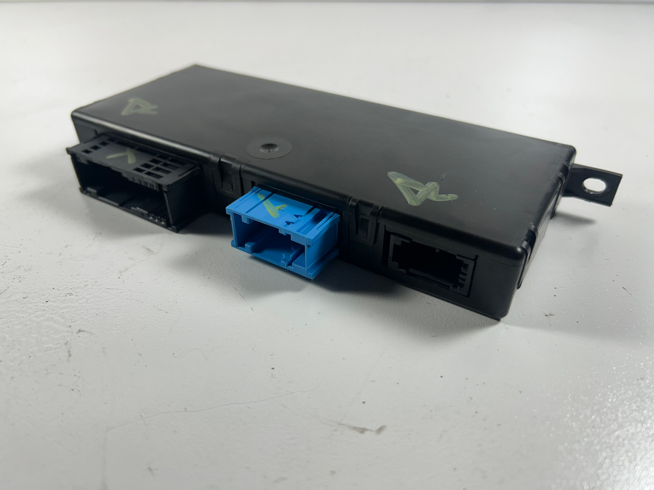 BMW F10 5-SERIES ZGW CENTRAL GATEWAY CONTROL MODULE 9267516