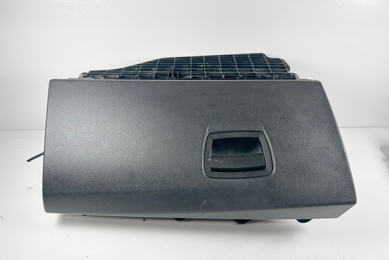 BMW F10 550i 535i 528i COMPARTMENT GLOVE BOX 9205976