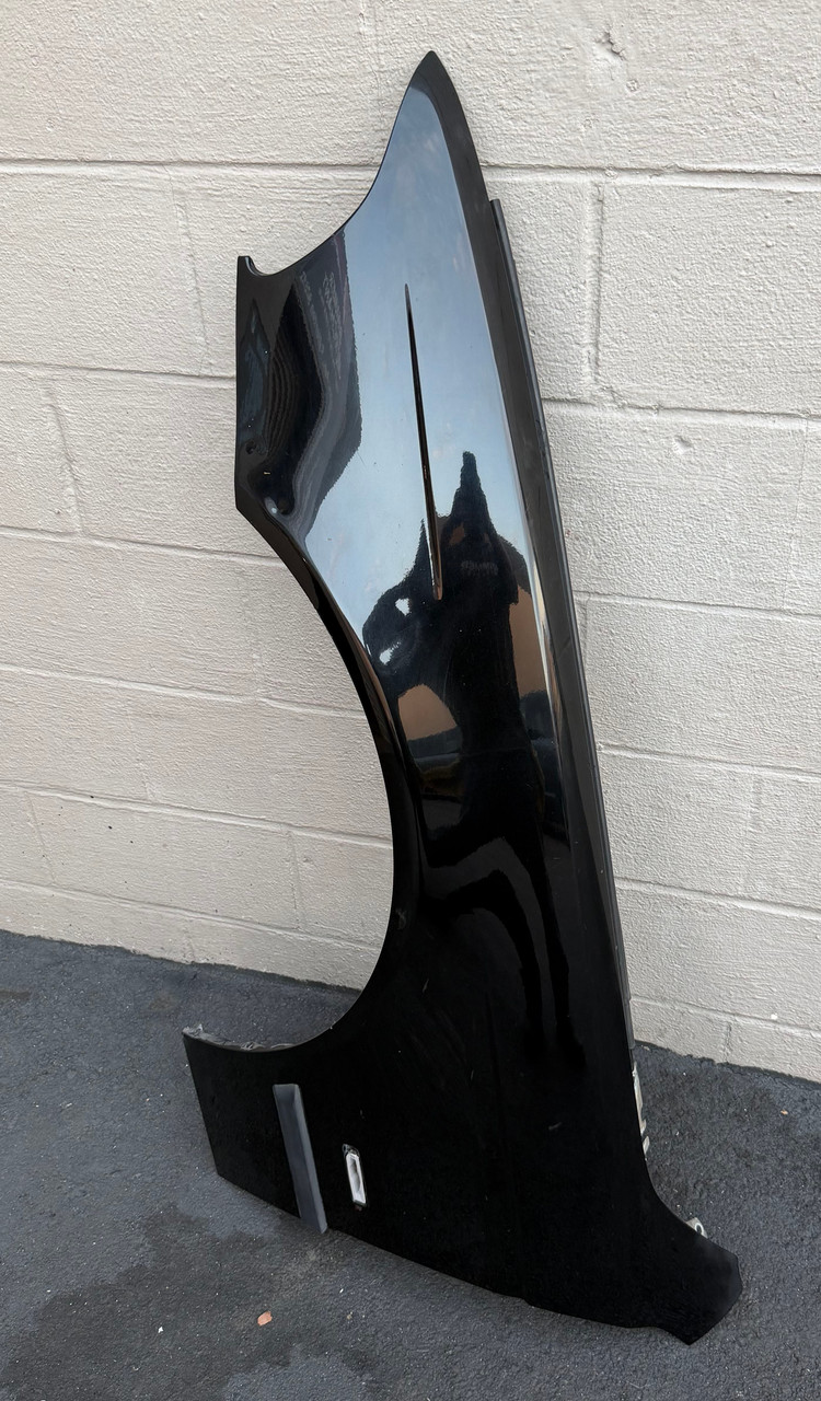 DRIVER FENDER SCHWARZ BMW E39 M5 540i 530i 525i 8162133