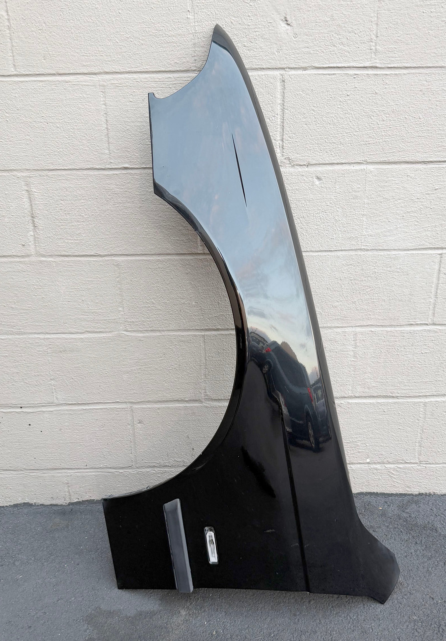 DRIVER FENDER SCHWARZ BMW E39 M5 540i 530i 525i 8162133