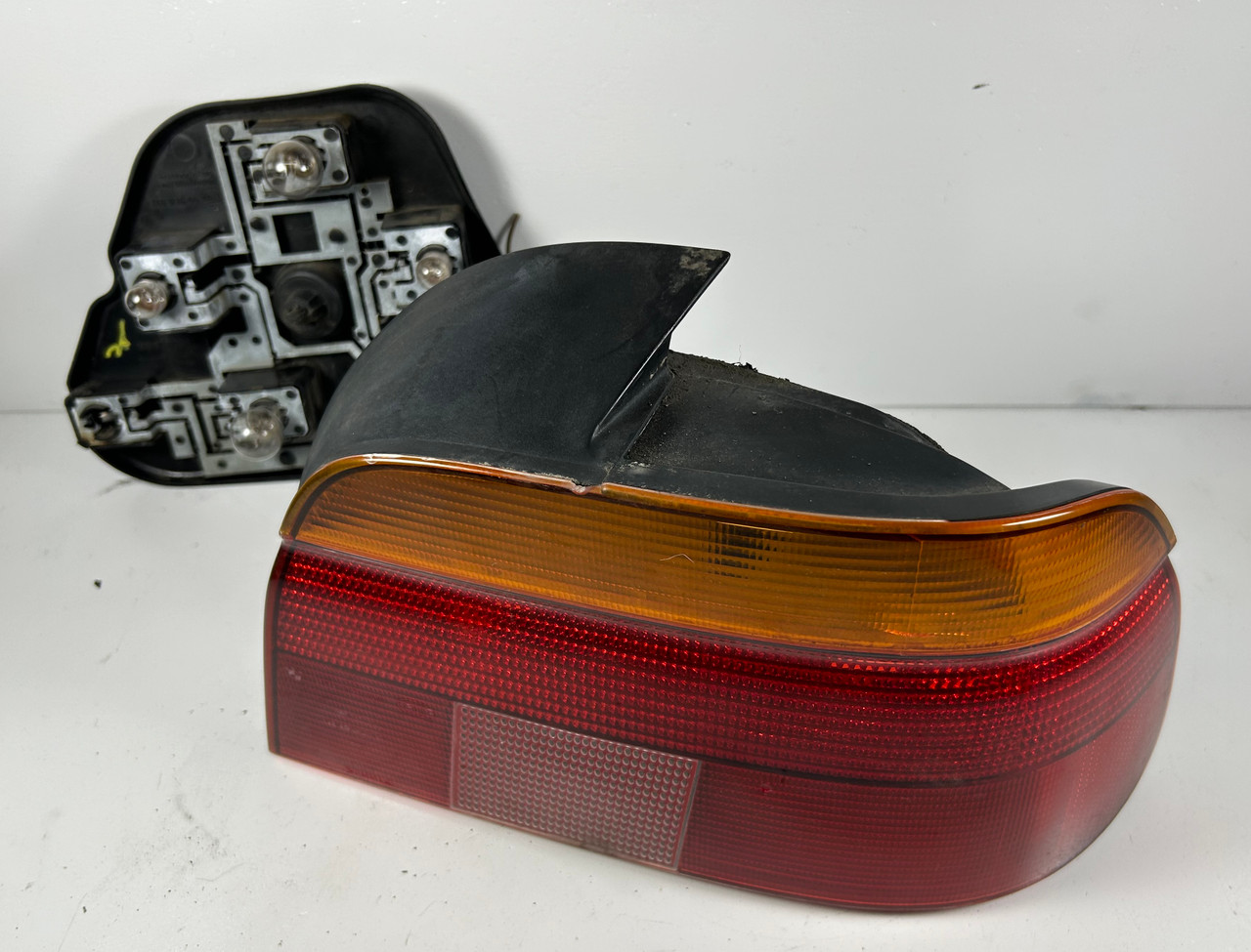 1996-98 BMW E39 540i 528i PASSENGER BRAKE TAIL LAMP OEM