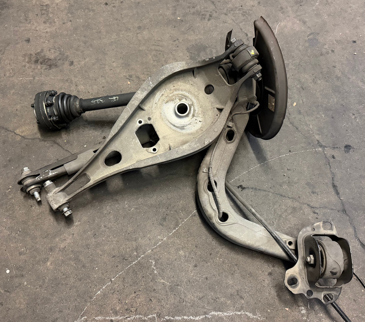 BMW E46 325 323 Z4 DRIVER REAR TRAILING ARM 6774777