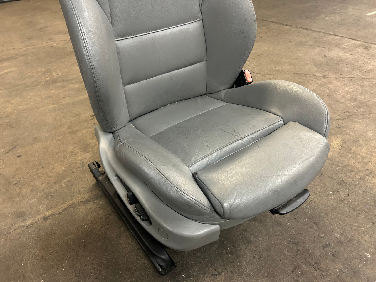 BMW e46 330i 325i SEDAN PASSENGER FRONT ELECTRIC HEATED SEAT