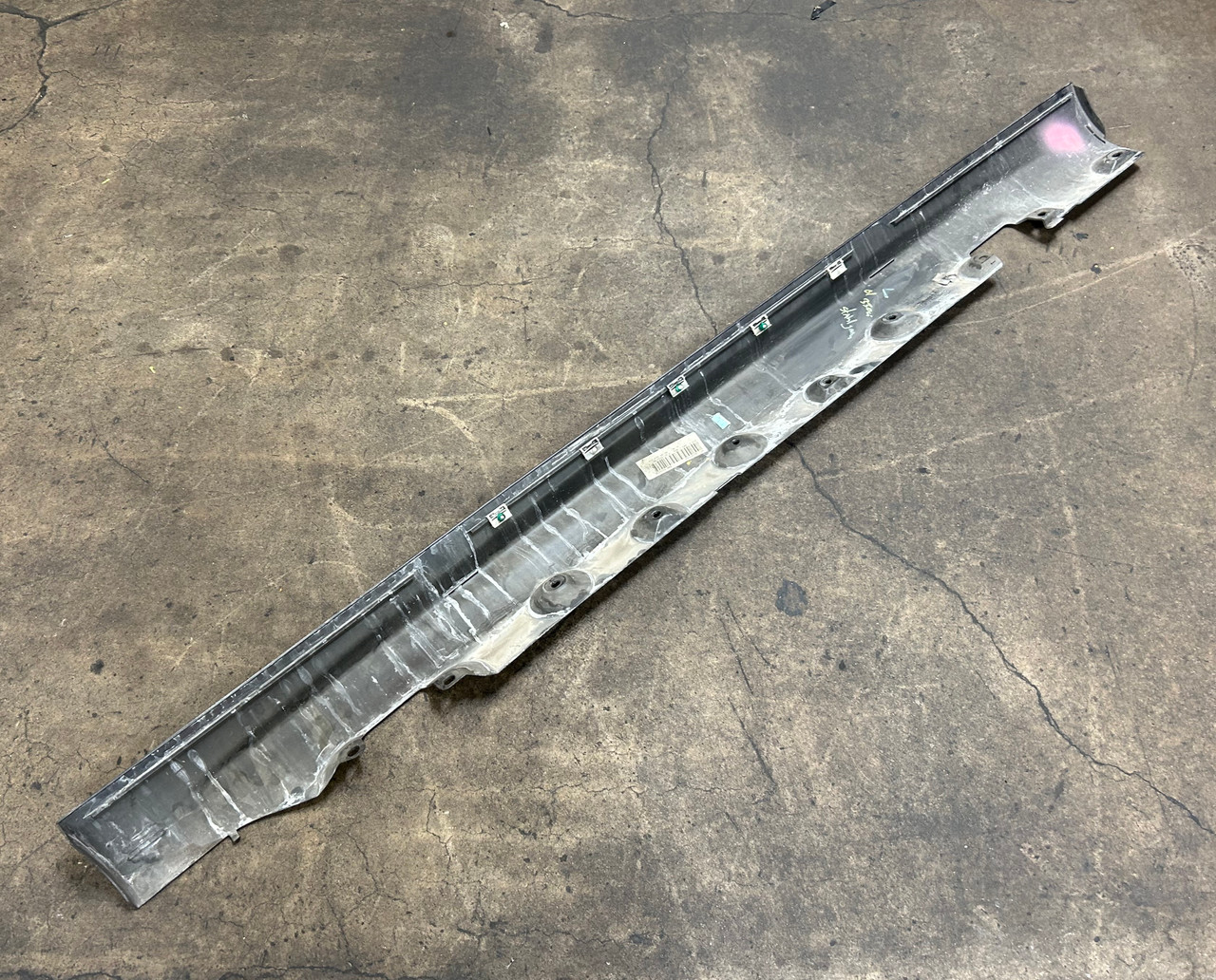 BMW E46 330ci 325ci DRIVER LOWER SIDE SKIRT ROCKER PANEL 8226121