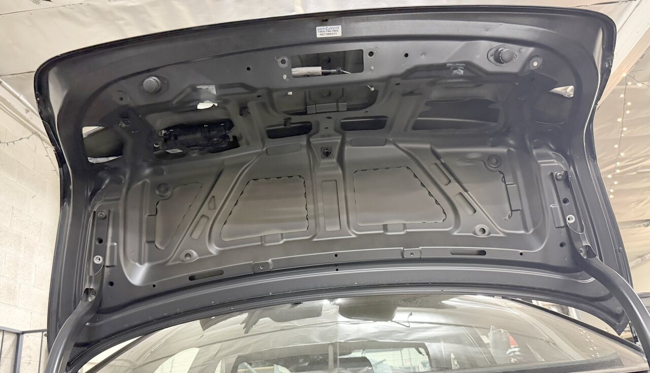 2012-16 BMW F10 550i 535i 528i TRUNK DECK LID SHELL 7240552