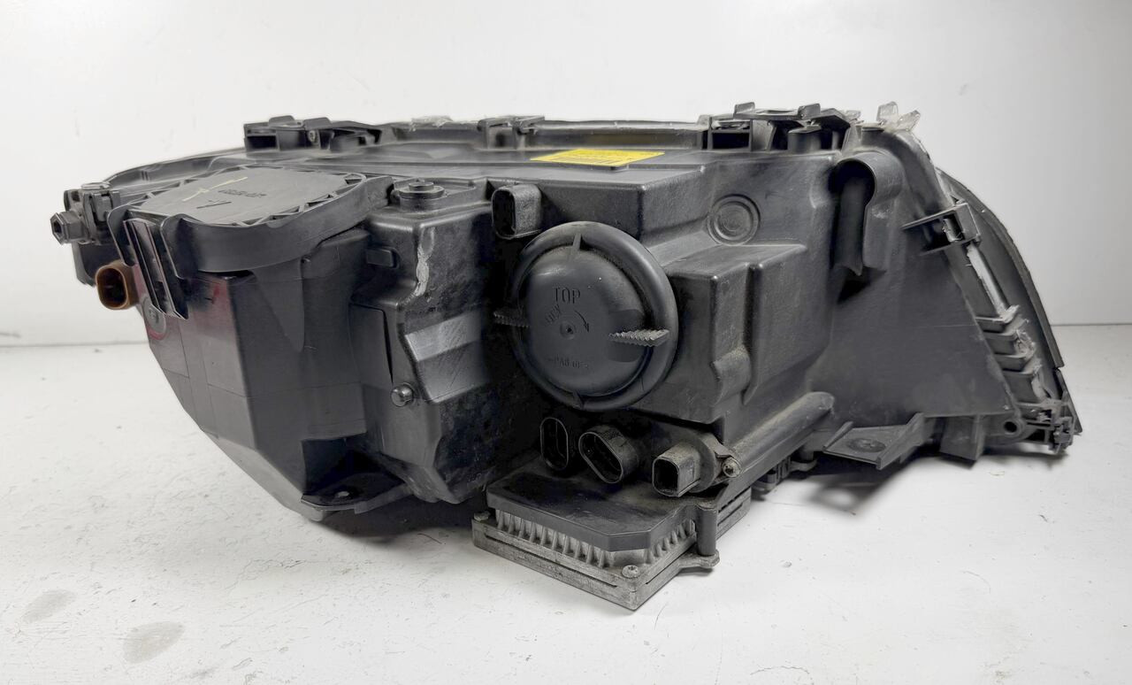 2003-05 BMW E46 330ci 325ci Driver  Xenon Headlight 7165911