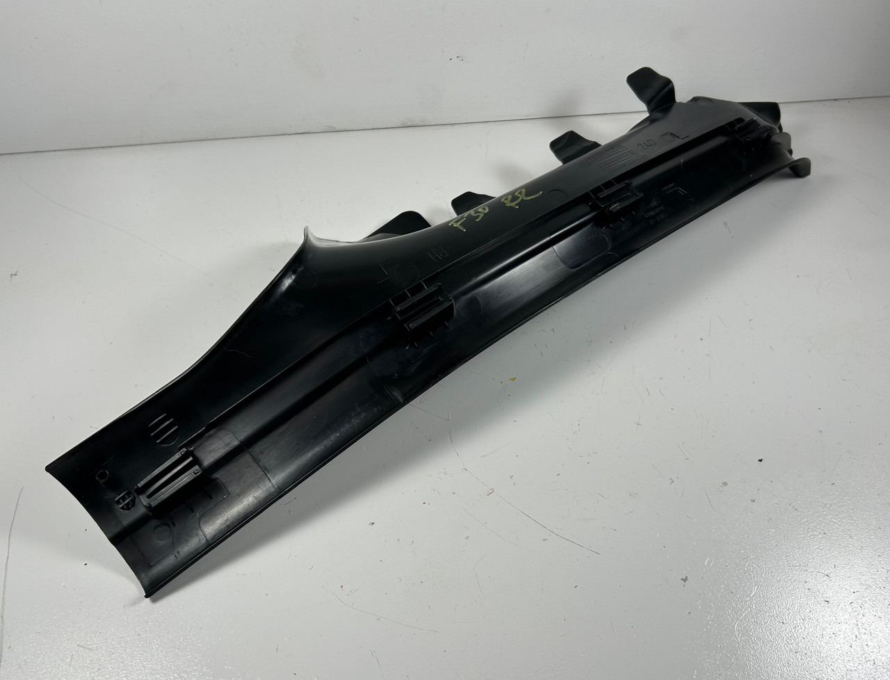 2012-16 BMW F30 328i 320i PASSENGER  REAR DOOR LOWER SILL COVER 7221918