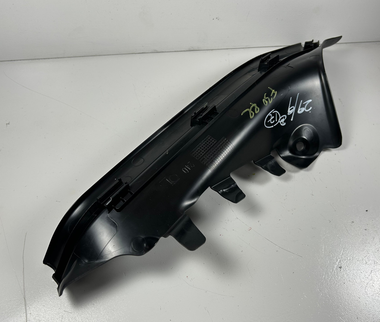 2012-16 BMW F30 328i 320i PASSENGER  REAR DOOR LOWER SILL COVER 7221918