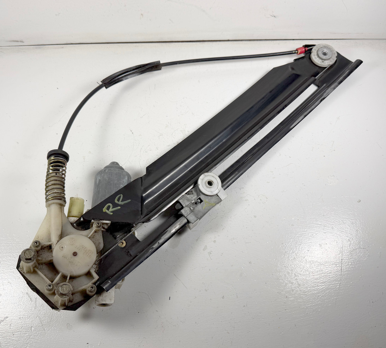 PASSENGER REAR WINDOW REGULATOR 1999-03 BMW E39 M5 540i 530i 528i 525i  8252430
