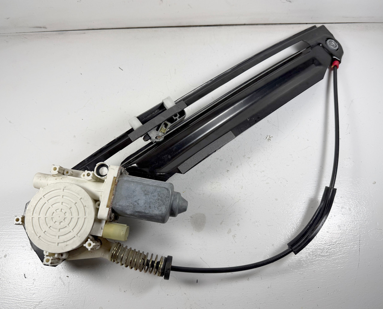 PASSENGER REAR WINDOW REGULATOR 1999-03 BMW E39 M5 540i 530i 528i 525i  8252430