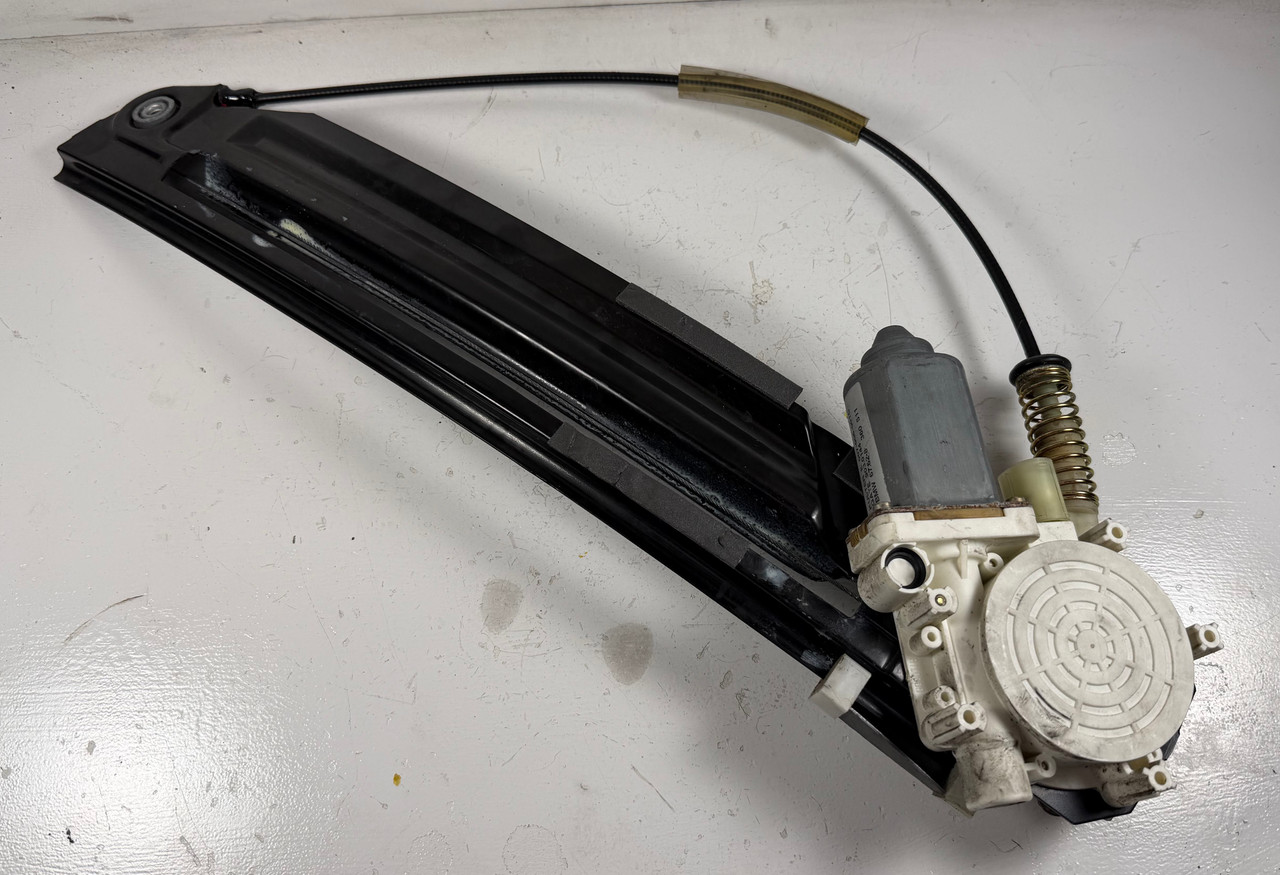 PASSENGER REAR WINDOW REGULATOR 1999-03 BMW E39 M5 540i 530i 528i 525i  8252430