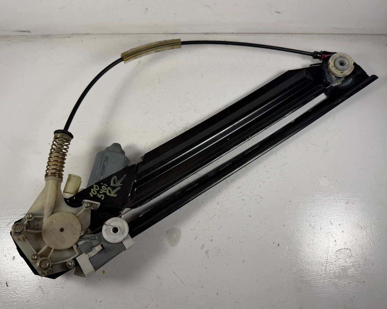 PASSENGER REAR WINDOW REGULATOR 1999-03 BMW E39 M5 540i 530i 528i 525i  8252430
