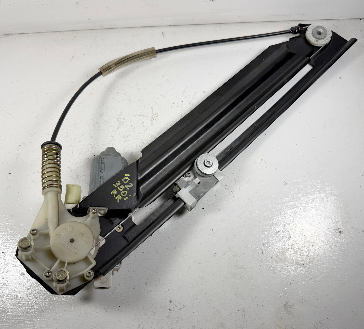 PASSENGER REAR WINDOW REGULATOR 1999-03 BMW E39 M5 540i 530i 528i 525i  8252430