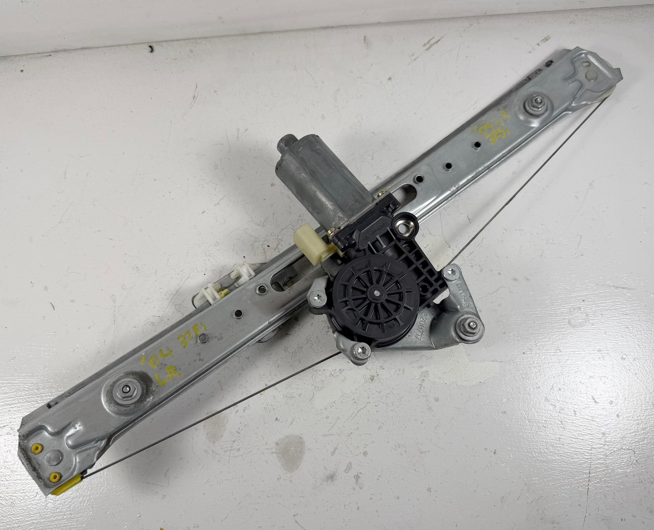 DRIVER REAR WINDOW REGULATOR BMW E46 330i 325i 323i  8200717