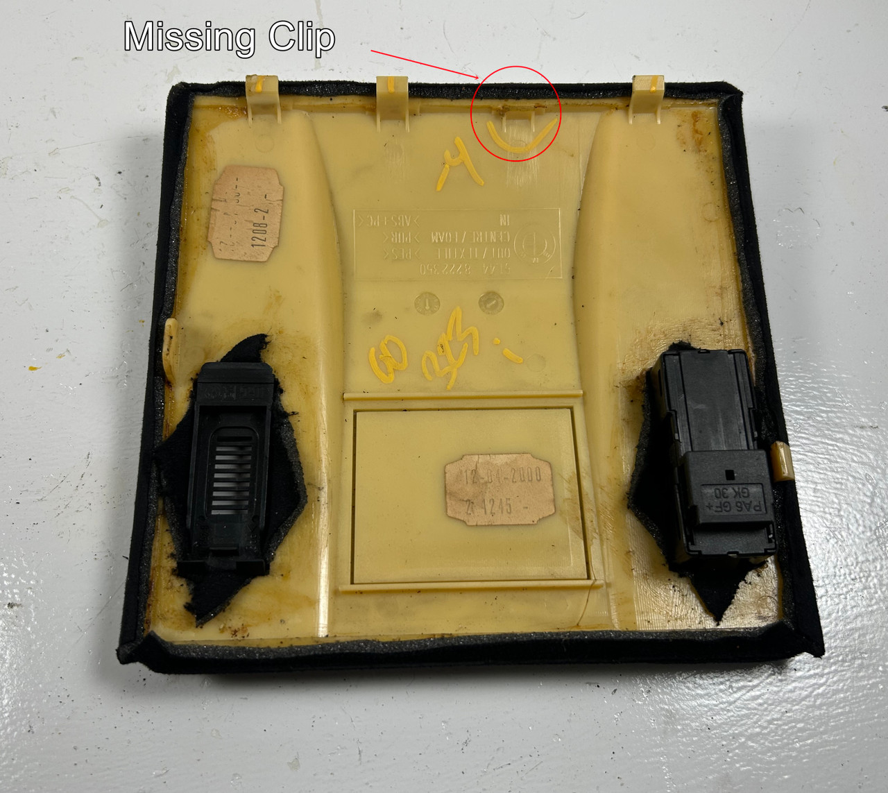 2001-05 BMW E46 330i 325i Moon Roof Motor Cover 8222350