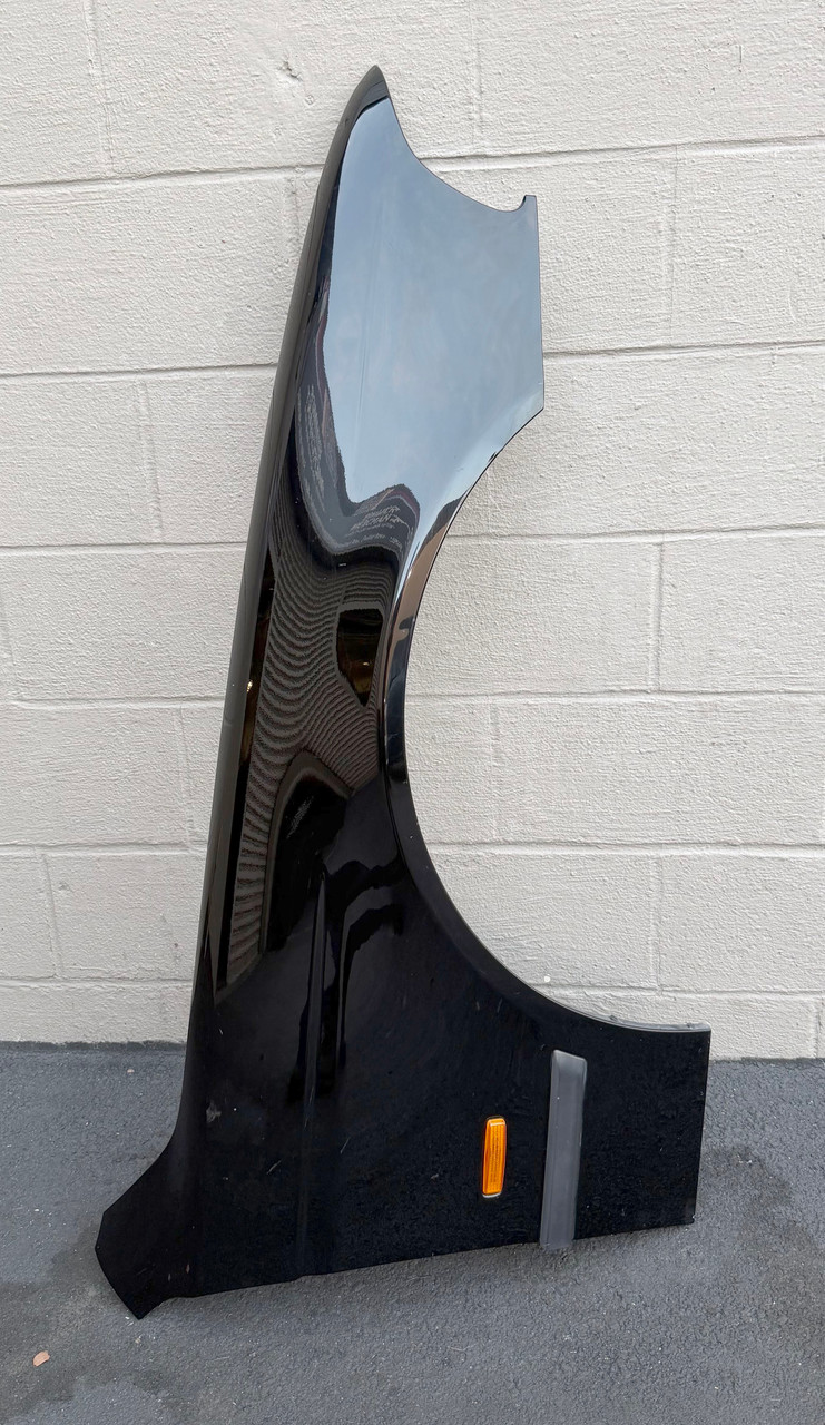 PASSENGER RIGHT FENDER SCHWARZ BMW E39 M5 540i 530i 525i