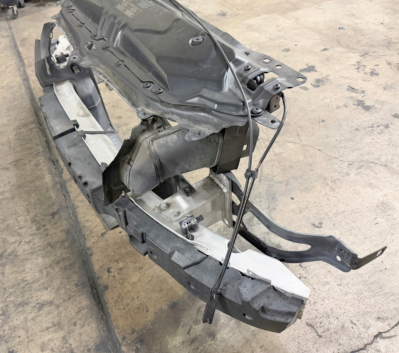 BMW E60 5-SERIES FRONT RADIATOR CORE SUPPORT REINFORCEMENT