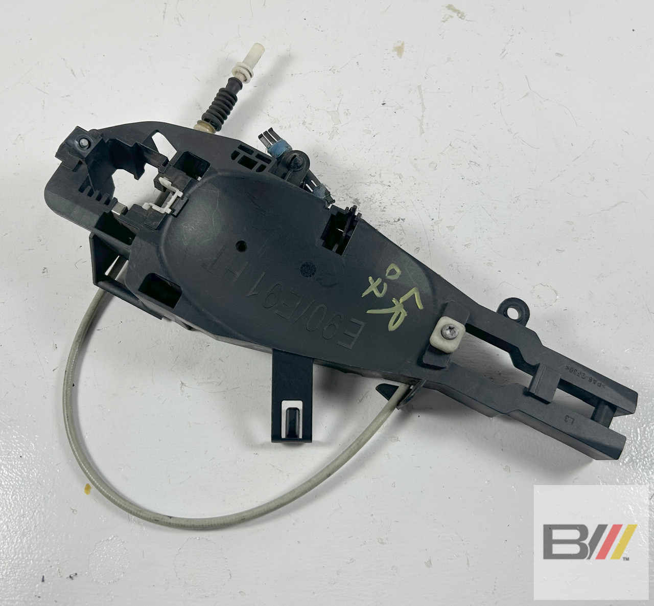 2006-07 BMW E90 335i 328i DRIVER REAR DOOR HANDLE CARRIER