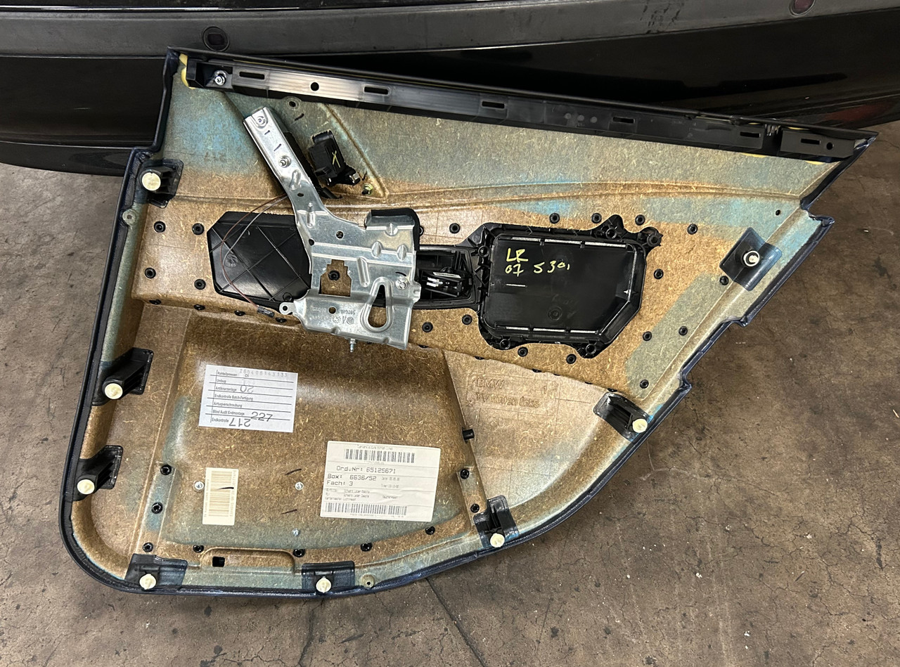 2004-07 BMW e60 550i 545i 530i 525i DRIVER REAR DOOR PANEL