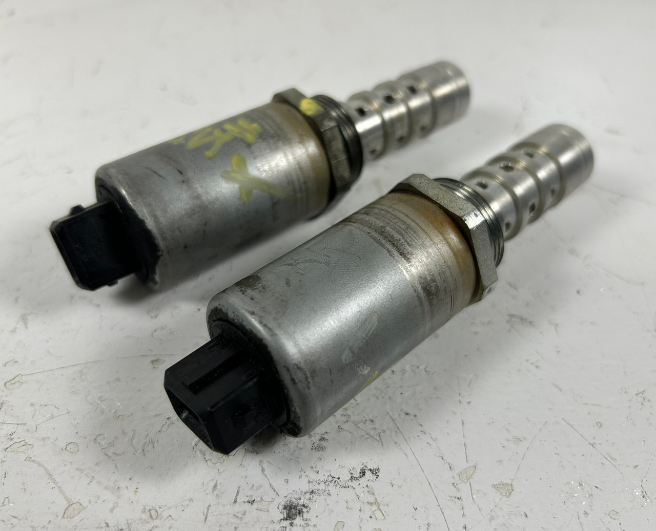 VANOS VARIABLE VALVE TIMING SOLENOID 1999-03 BMW E38 E39 540i 7524489