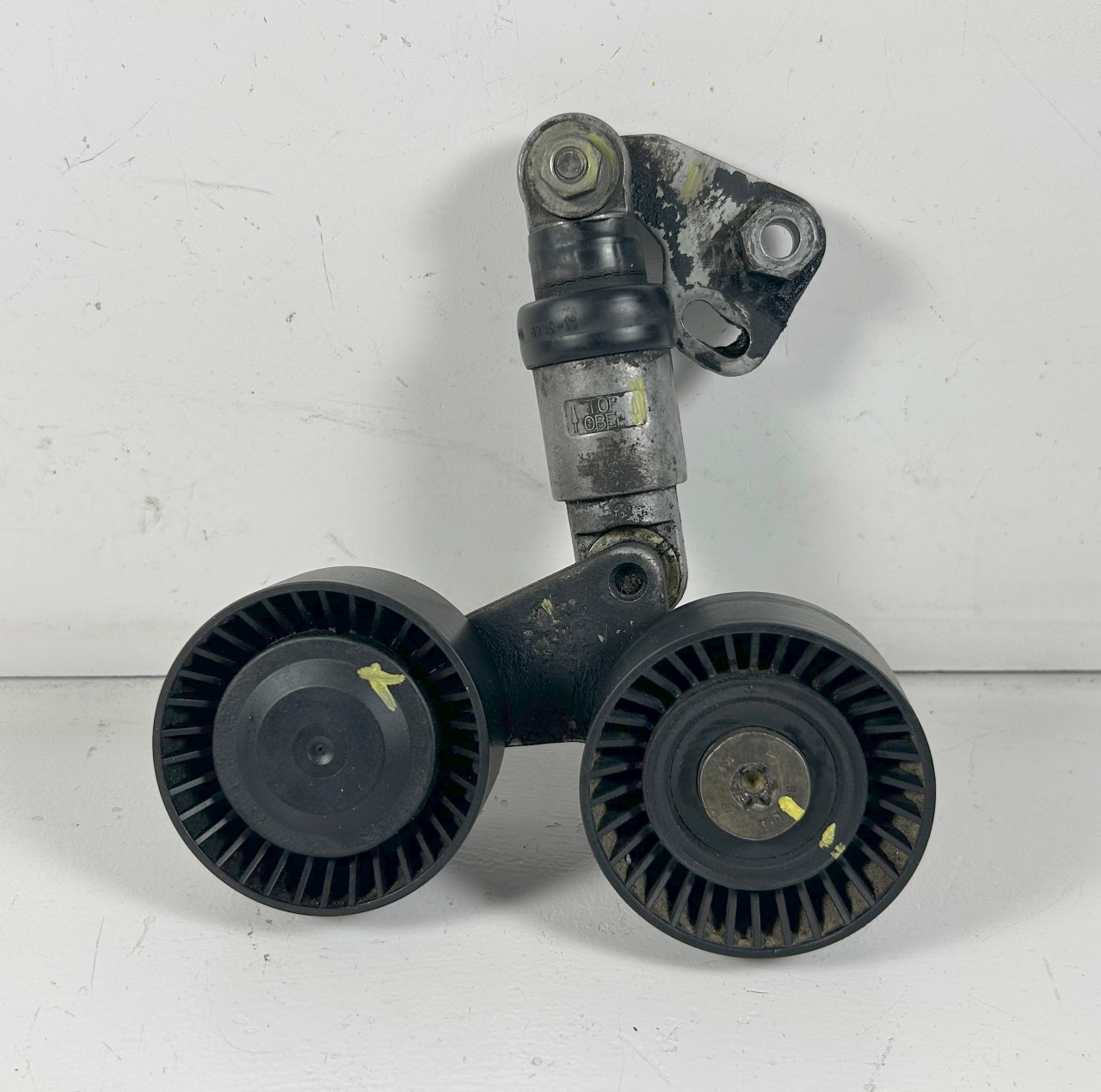 BMW e39 540i e38 740i ENGINE BELT TENSIONER PULLEY 1709613