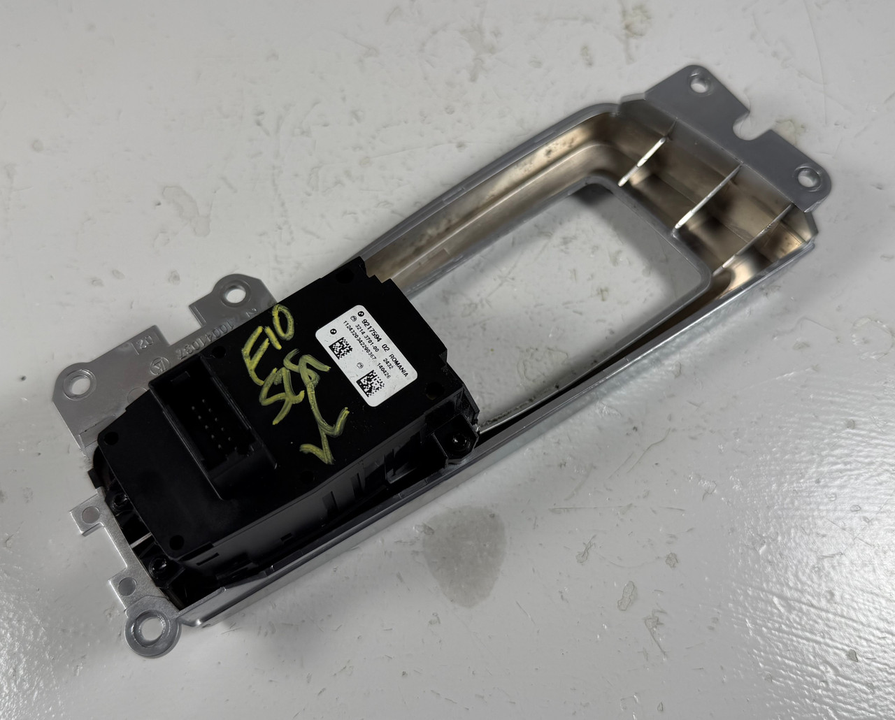 BMW F10 528i F12 6' F25 X3 ELECTRIC PARKING BRAKE SWITCH 9217594