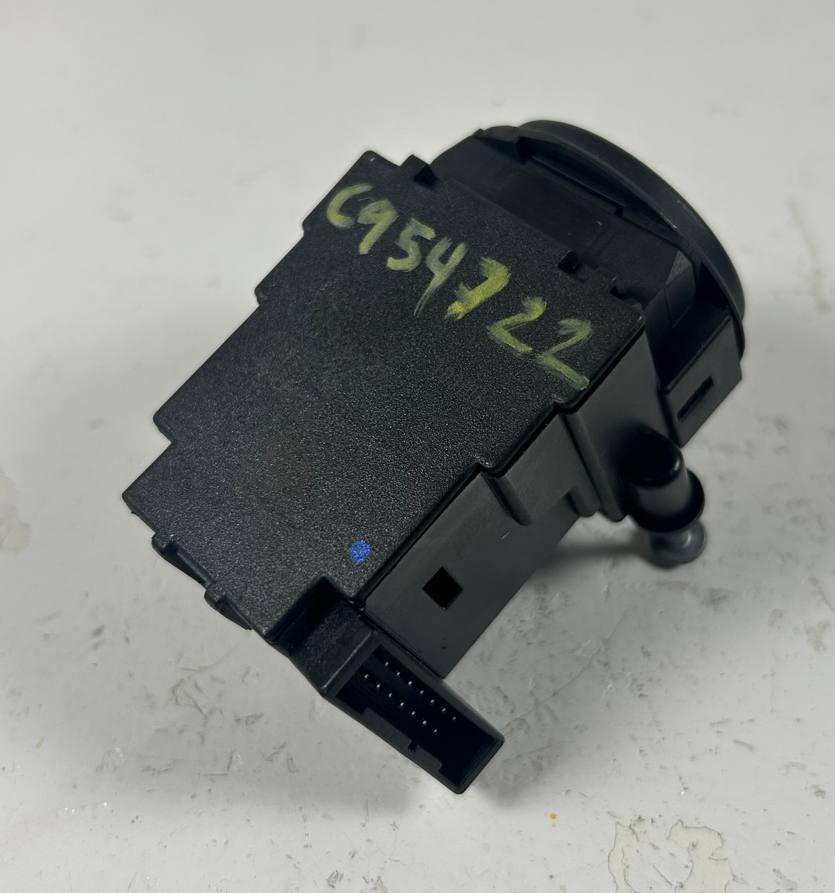 IGNITION REMOTE MODULE BMW E60 550i 535i 530i 528i 525i 6954722