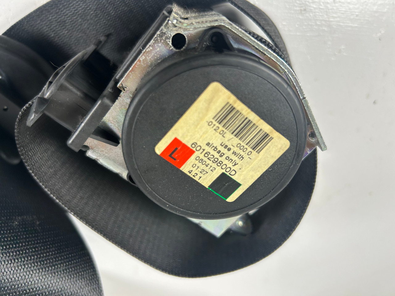 BMW E60 535i 530i 528i 525i DRIVER FRONT SEAT BELT LATCH RETRACTOR 601629800