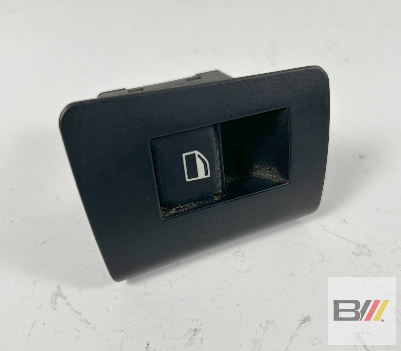 BMW E53 X5 DRIVER REAR WINDOW REGULATOR CONTROL SWITCH BUTTON 8385955