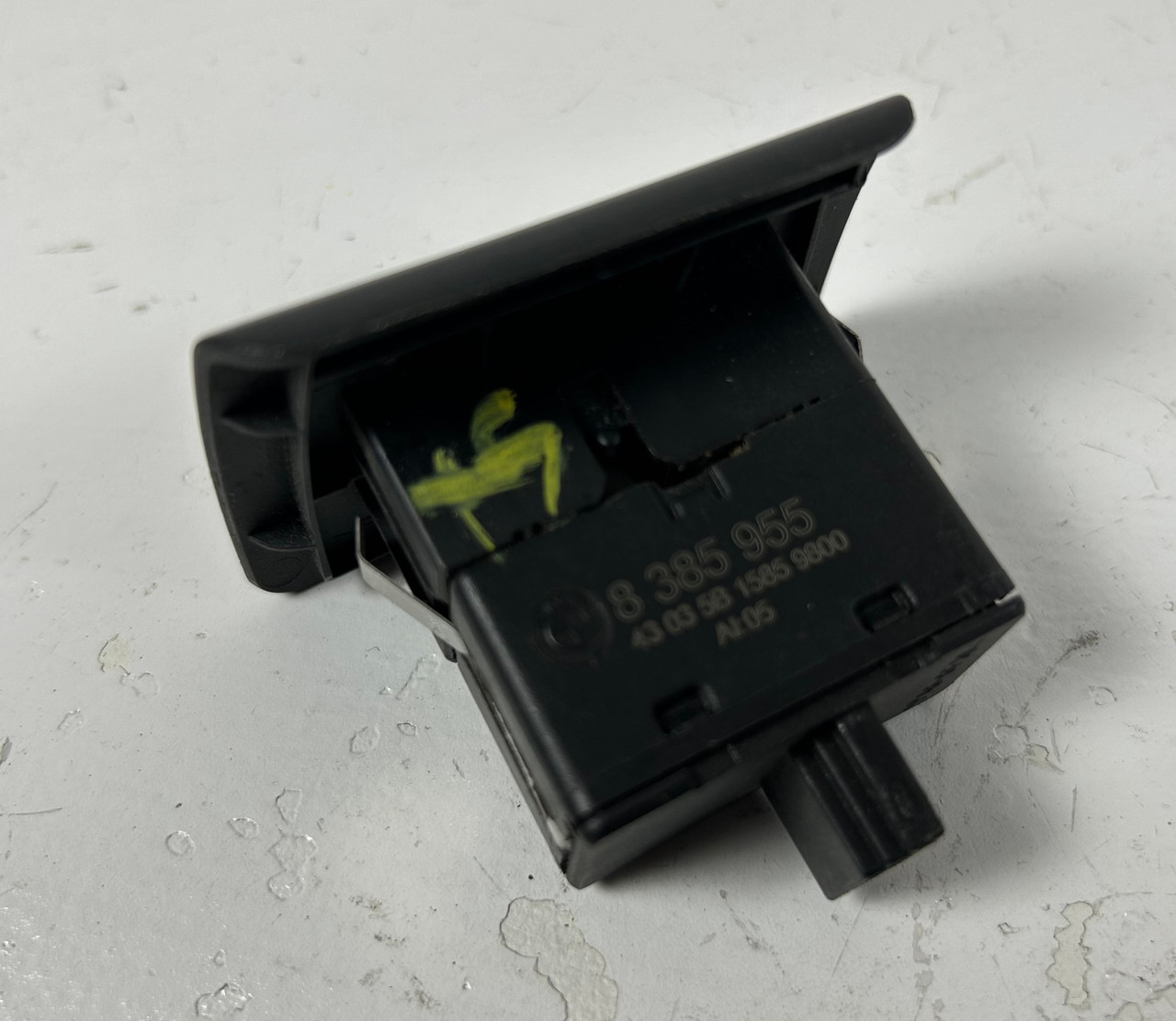 BMW E53 X5 DRIVER REAR WINDOW REGULATOR CONTROL SWITCH BUTTON 8385955