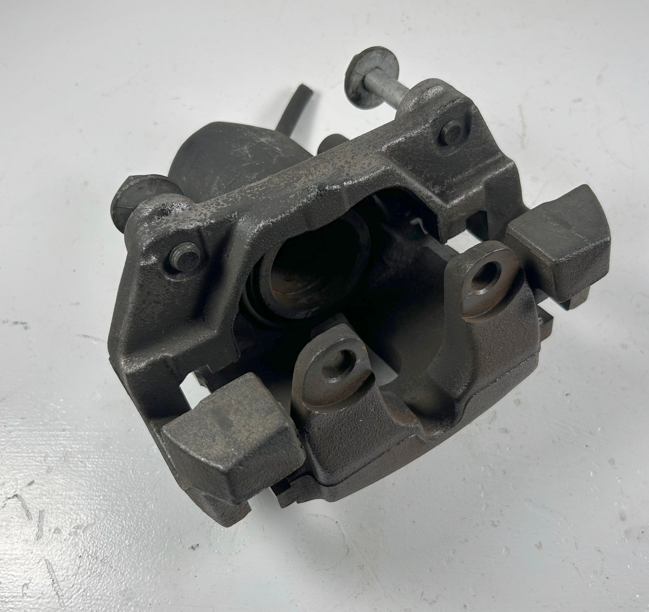 1998-03 BMW E39 540i 530i 525i DRIVER FRONT BRAKE CALIPER 6773131