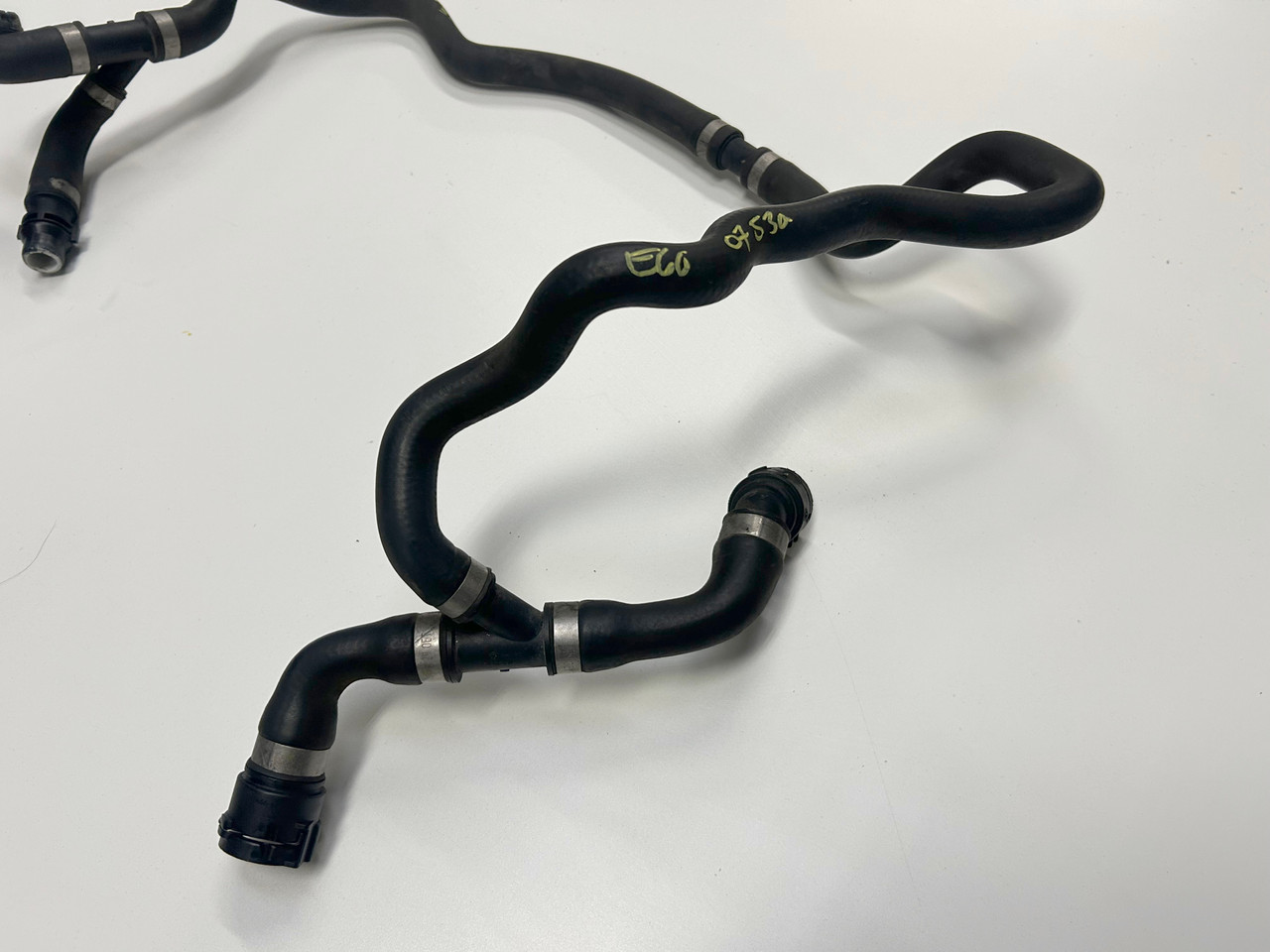 2004-10 BMW E60 530i 525i EXPANSION TANK RETURN COOLANT HOSE 7542207