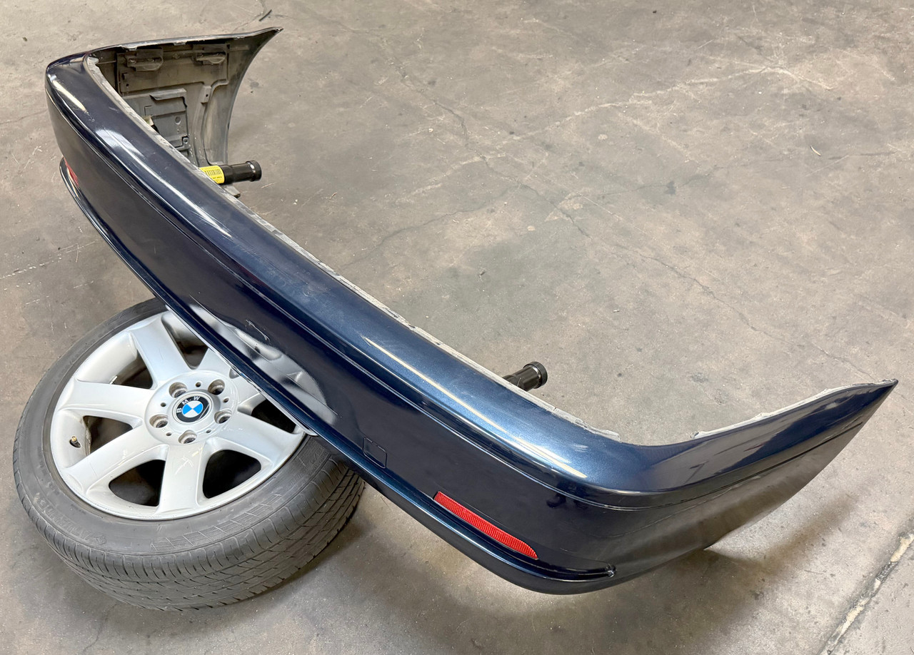 2003-05 BMW E46 330ci 325ci REAR BUMPER COVER OEM 7112406