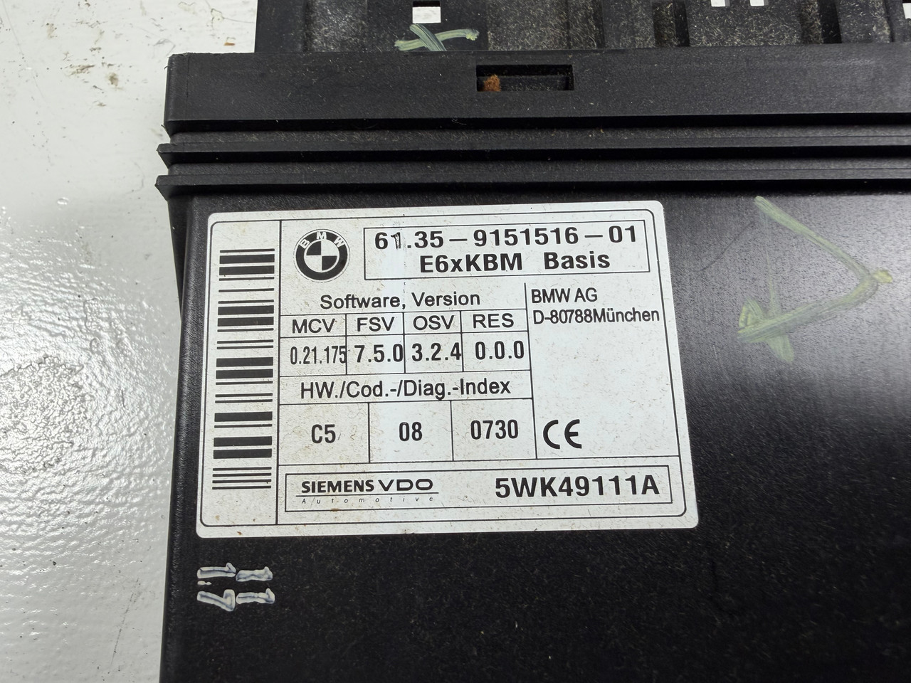 Body Control Module E6xKBM Basis BMW E60 550i 530i 525i 9151516