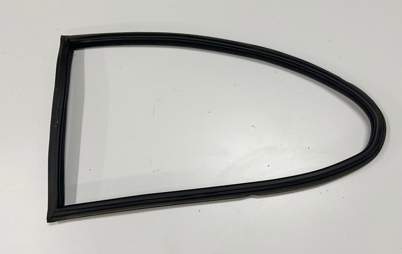 BMW E46 M3 330ci 325ci REAR VENT WINDOW INNER WEATHER STRIP 8252621