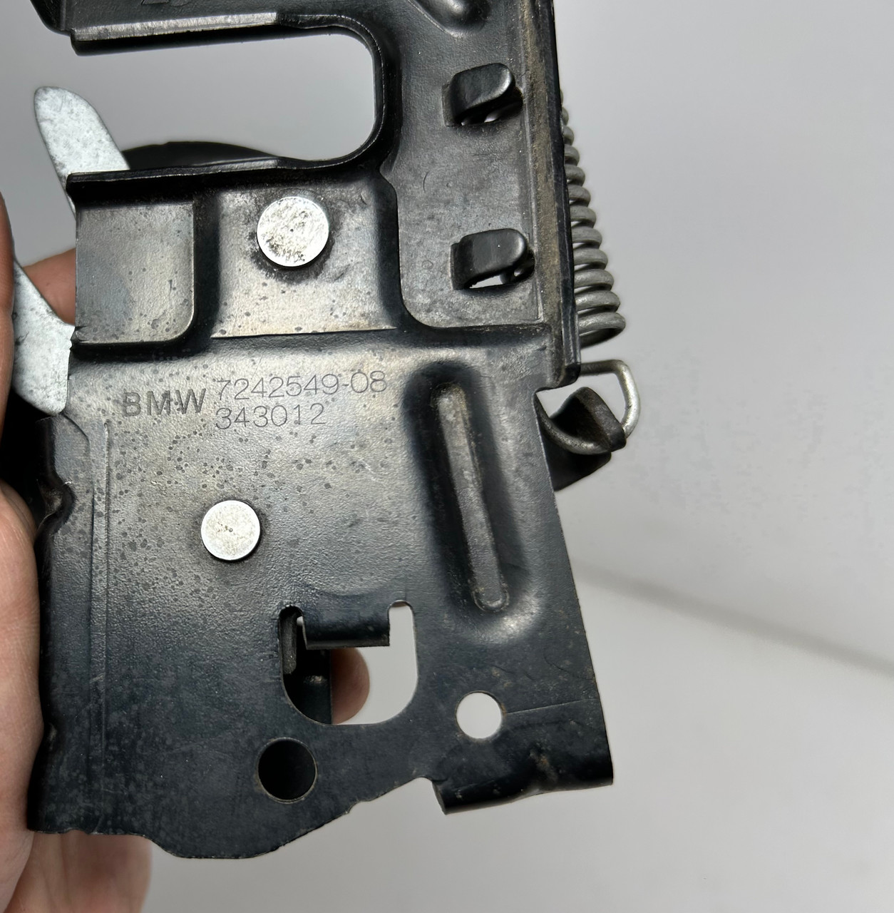 BMW F30 328i RIGHT FRONT HOOD RELEASE LOCK LATCH 7242549