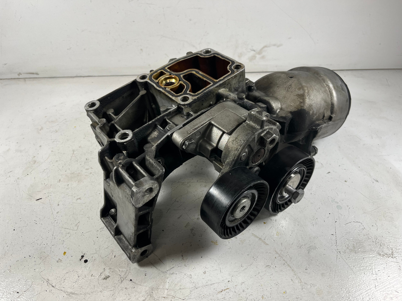 BMW e39 e46 X5 Z4 ENGINE OIL FILTER HOUSING 1713838
