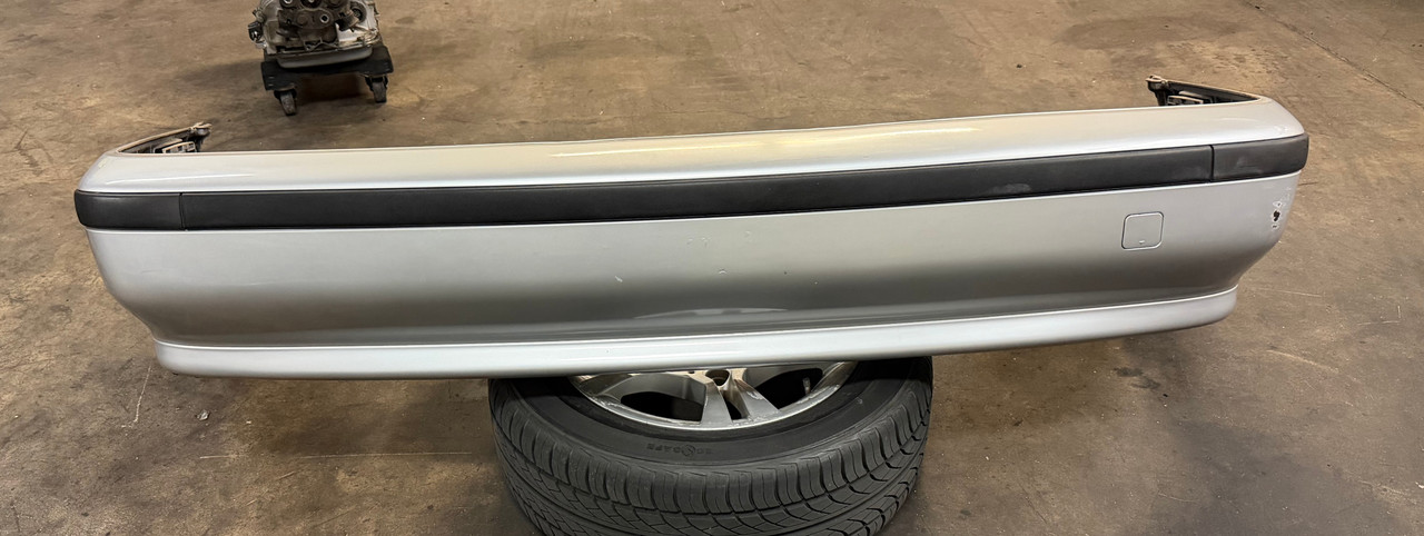 REAR BUMPER ASSEMBLY 1997-03 BMW E39 540i 528i 530i 525i