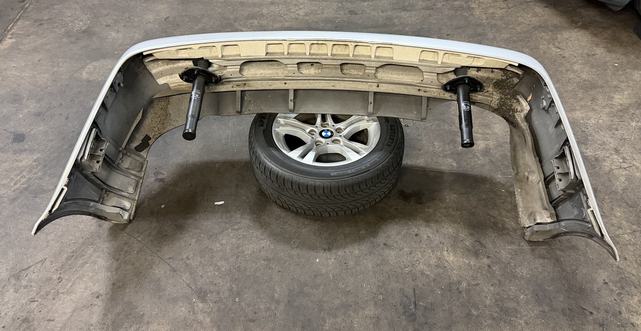 REAR BUMPER ASSEMBLY 1997-03 BMW E39 540i 528i 530i 525i